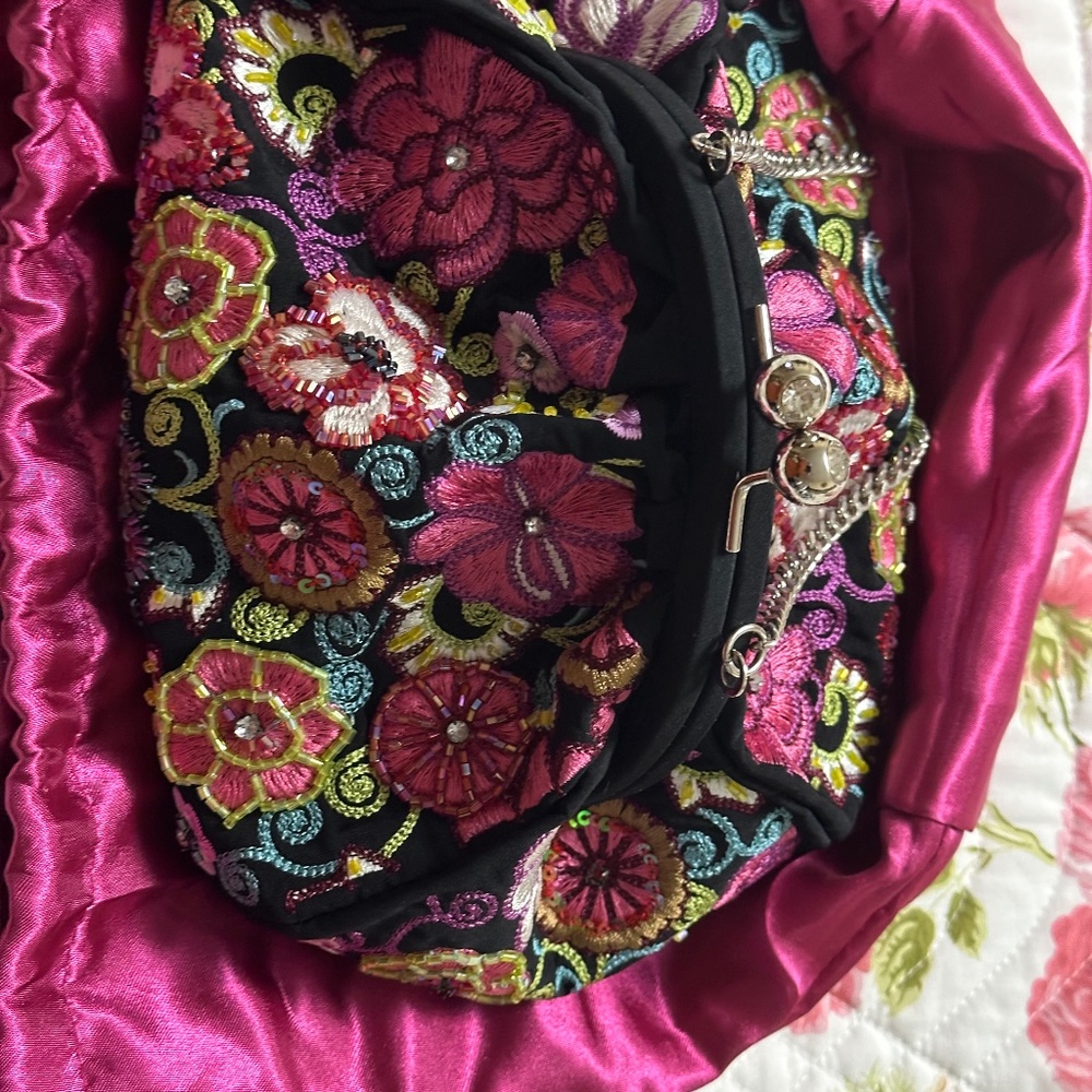 Vera Bradley elegant purse
